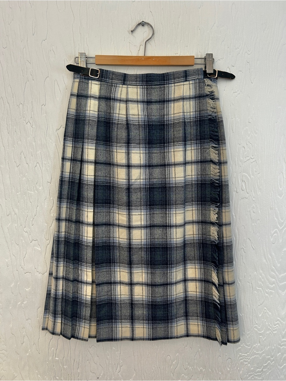 Laird Portch of Scotland 100% Wool Plaid Kilt Small Blue White Midi Length